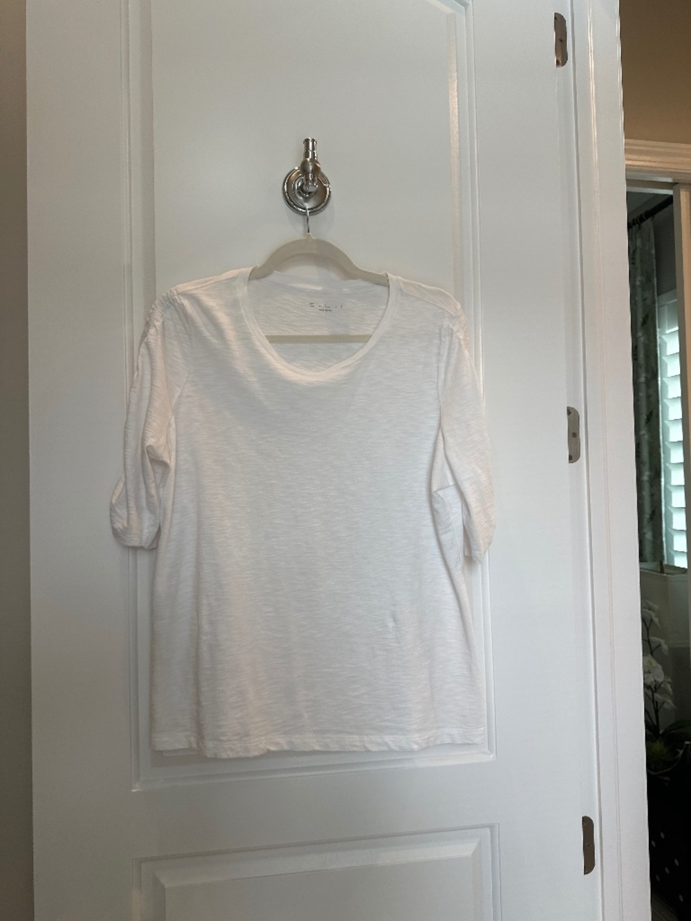 Eli white Tee shirt